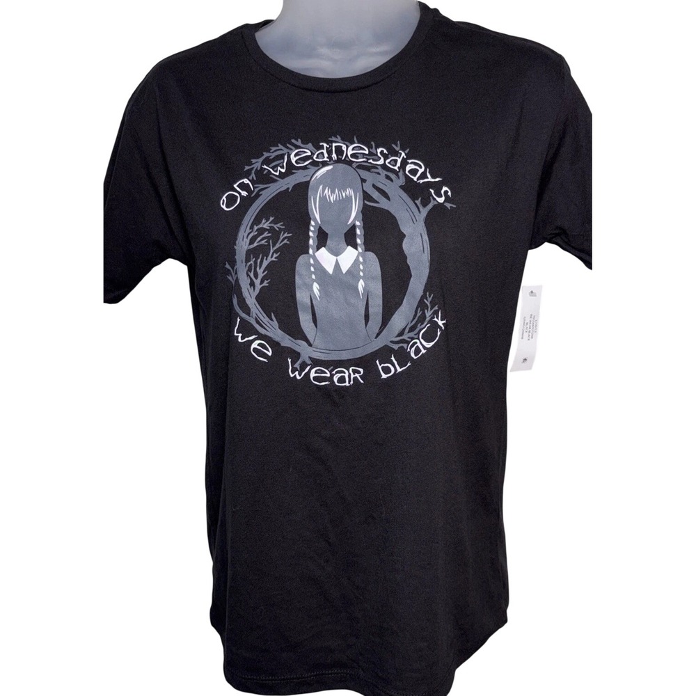 Wednesday Kids 10/12 New We Wear Black Graphic Tee Large TV show Goth Dark Adams